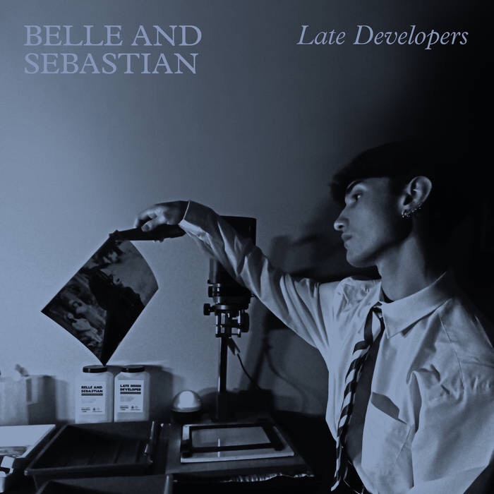 Belle And Sebastianがニュー・アルバム”Late Developers”を1/13にリリース。