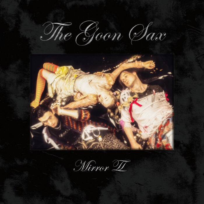 ブリスベンを拠点とする3人組インディー・ポップ・バンド、The Goon Sax がニュー・アルバム”Mirror II”を7/9にリリース。